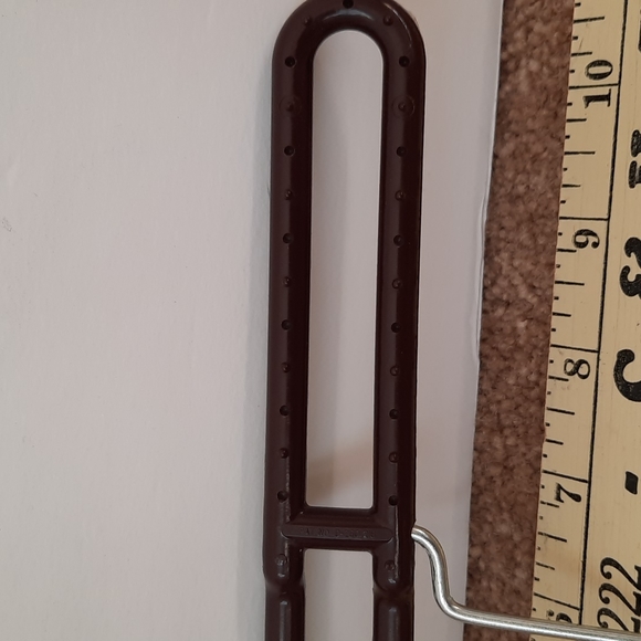 Honey-can-do clothes hangers with clamp 360 swivel hook. - Picture 5 of 6